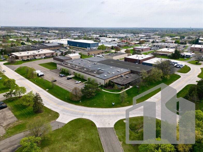 23800 Research Dr, Farmington Hills, MI for lease - Building Photo - Image 3 of 10