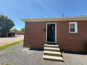 11923 Centre St, Chester, VA for lease Interior Photo- Image 2 of 5
