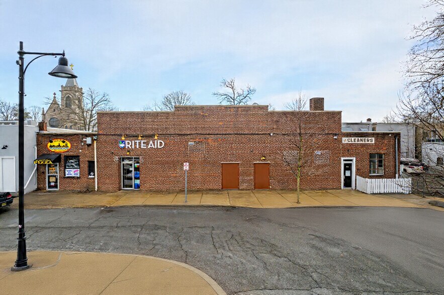 121 W Main St, Moorestown, NJ à louer - Photo du bâtiment - Image 3 de 11