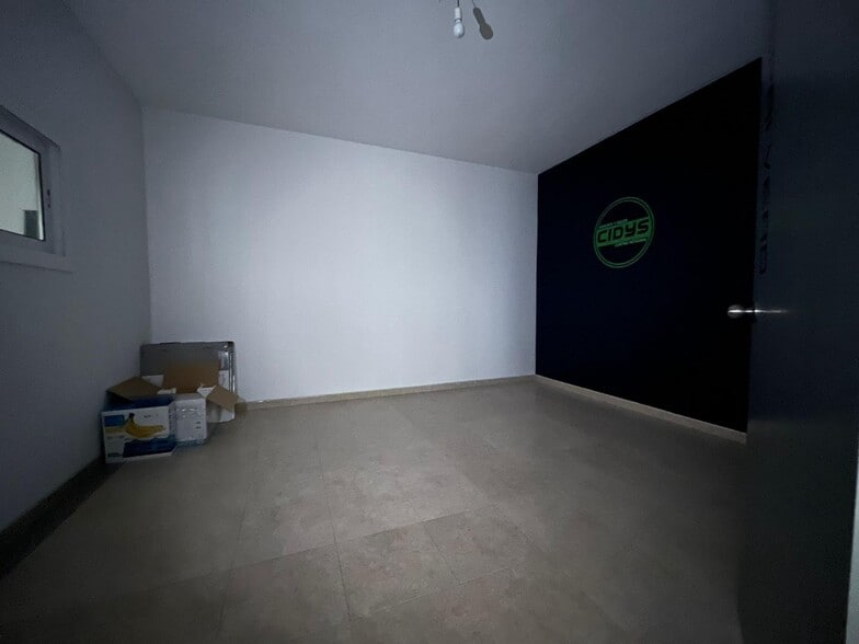 Carretera de Terrassa, Sabadell, Barcelona for sale - Interior Photo - Image 1 of 3