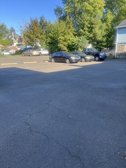 2205 Mount Carmel Ave, Glenside, PA à vendre - Photo du bâtiment - Image 3 de 4