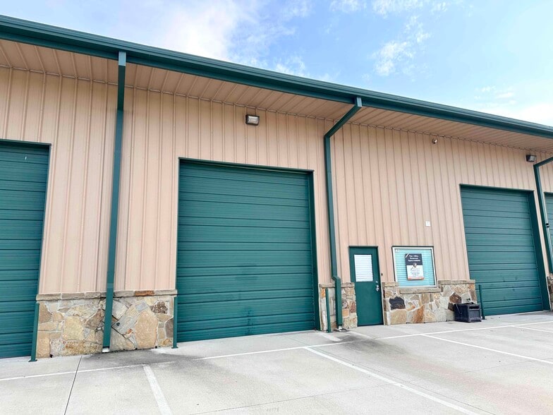 122 Rose Ln, Frisco, TX for lease - Building Photo - Image 2 of 4