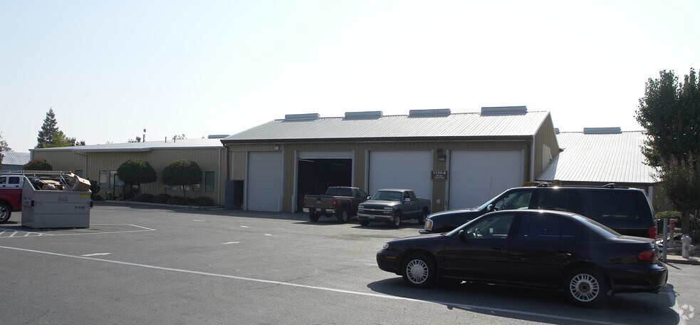 1735 Ashby Rd, Merced, CA à louer - Photo du bâtiment - Image 3 de 7