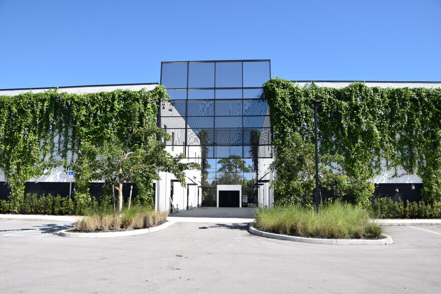 11720 SE Shell Ave, Hobe Sound, FL à vendre - Photo du bâtiment - Image 3 de 8