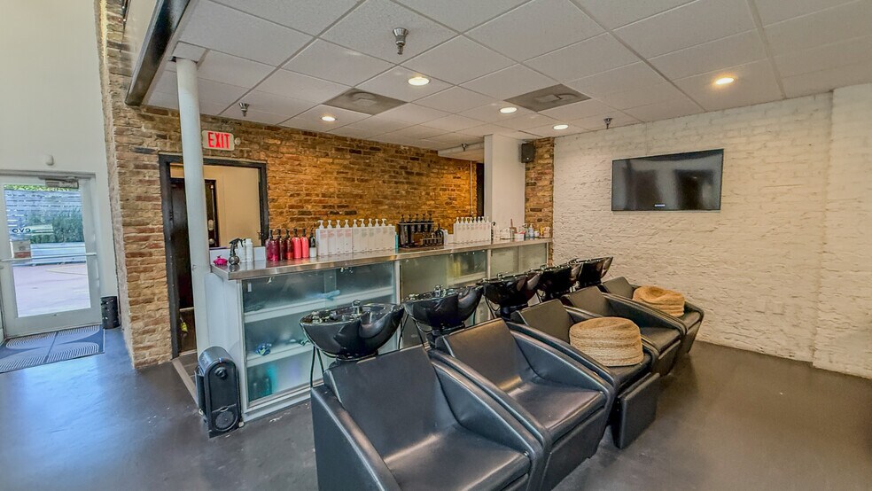 7-15 W Main Street, Pensacola, FL à vendre - Photo du bâtiment - Image 3 de 28