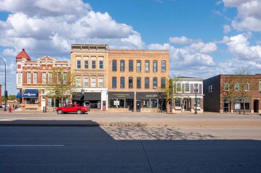 216-218 S Minnesota Ave, Saint Peter, MN à vendre - Photo du bâtiment - Image 2 de 53