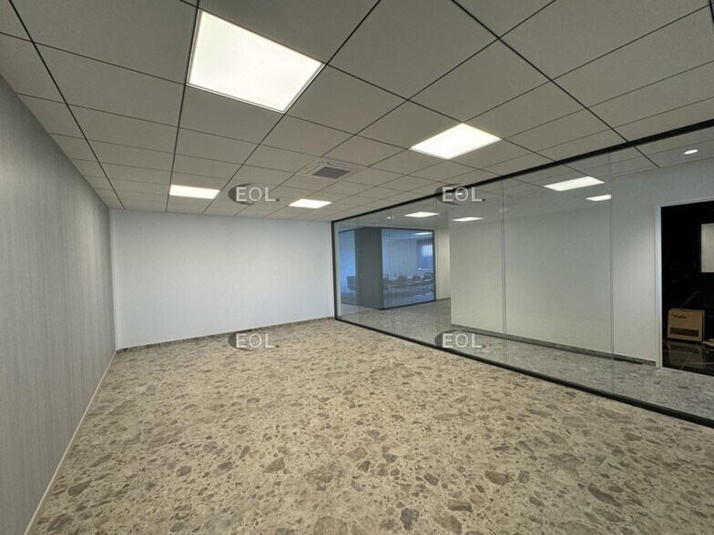 Flex in Tigery for lease - Interior Photo - Image 3 of 12