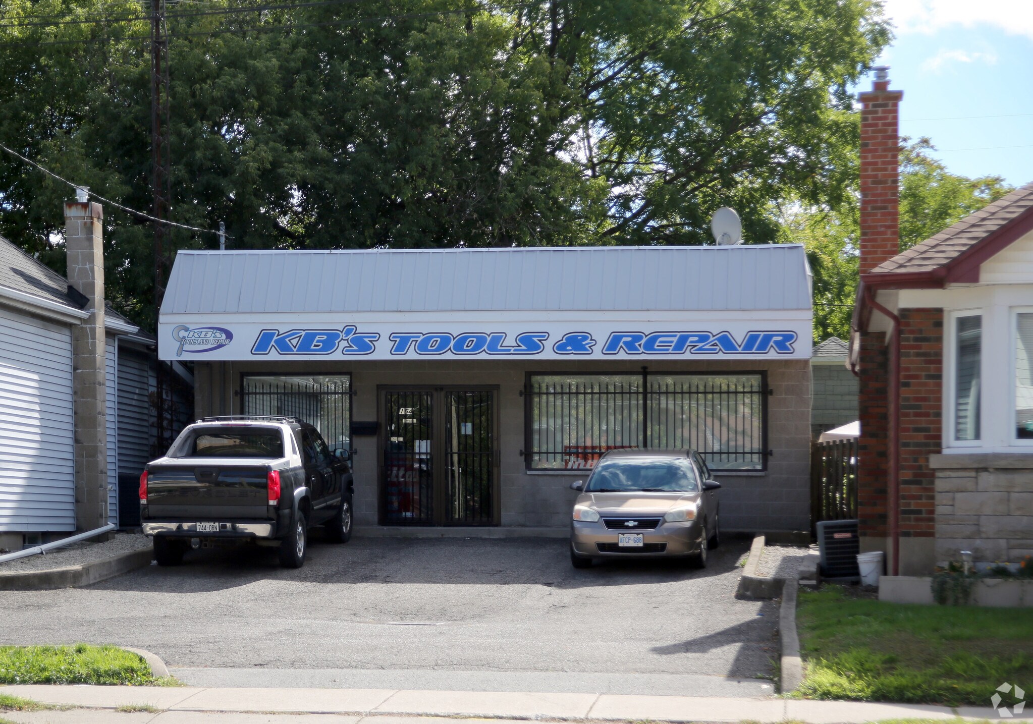 164 Welland Ave, St Catharines, ON for sale Primary Photo- Image 1 of 1