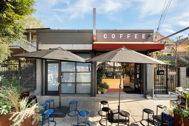 Plus de détails pour 2734 N Eastern Ave, Los Angeles, CA - Commerce de détail à vendre