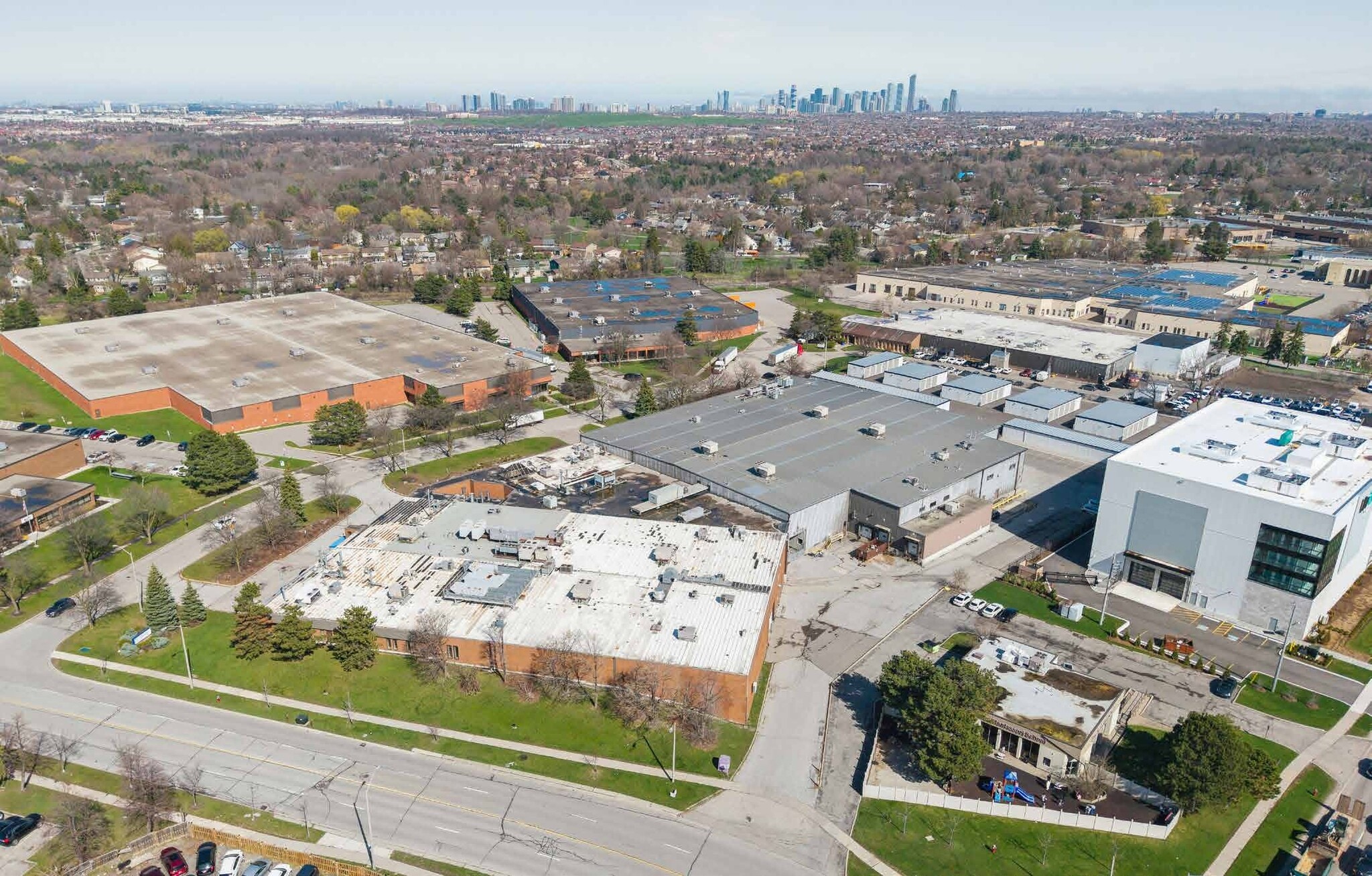 6515 Kitimat Rd, Mississauga, ON à louer Photo du bâtiment- Image 1 de 12