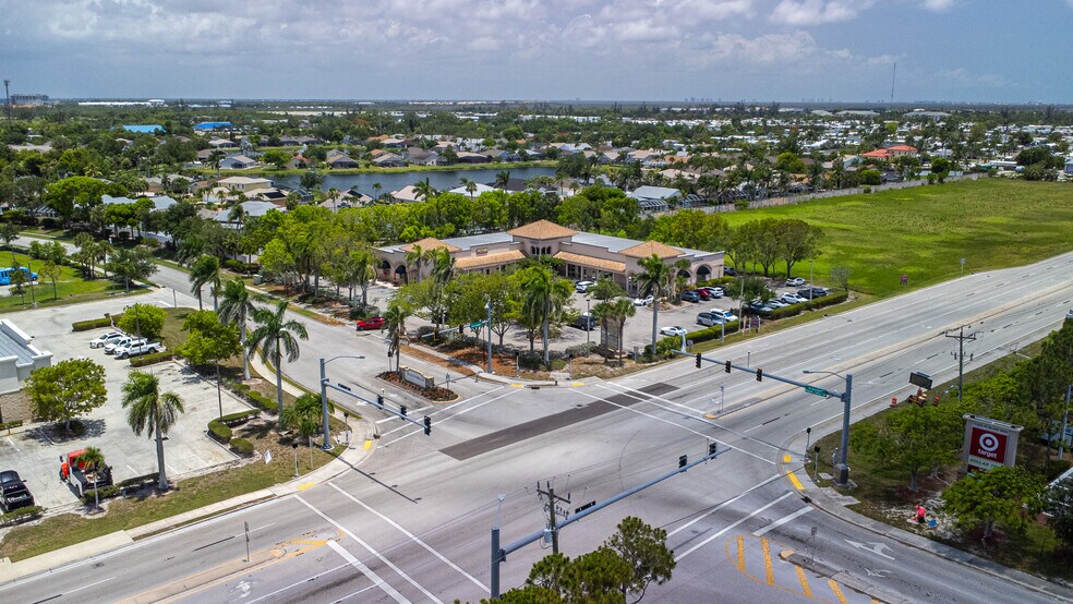 15751 San Carlos Blvd, Fort Myers, FL à louer - Photo du bâtiment - Image 3 de 18