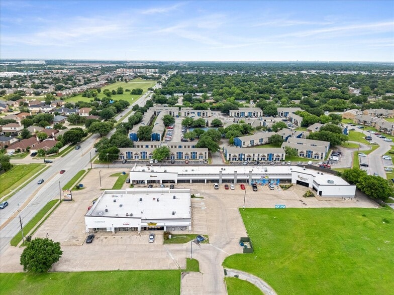3005-3007 S Carrier Pky, Grand Prairie, TX for lease - Building Photo - Image 3 of 31