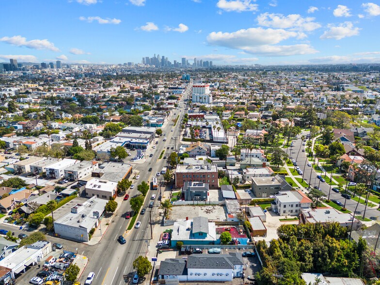 4430 W Pico Blvd, Los Angeles, CA à vendre - Aérien - Image 2 de 13