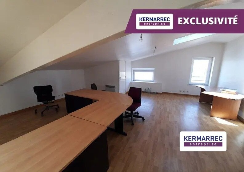 Flex in Noyal-sur-Vilaine for lease Interior Photo- Image 1 of 4