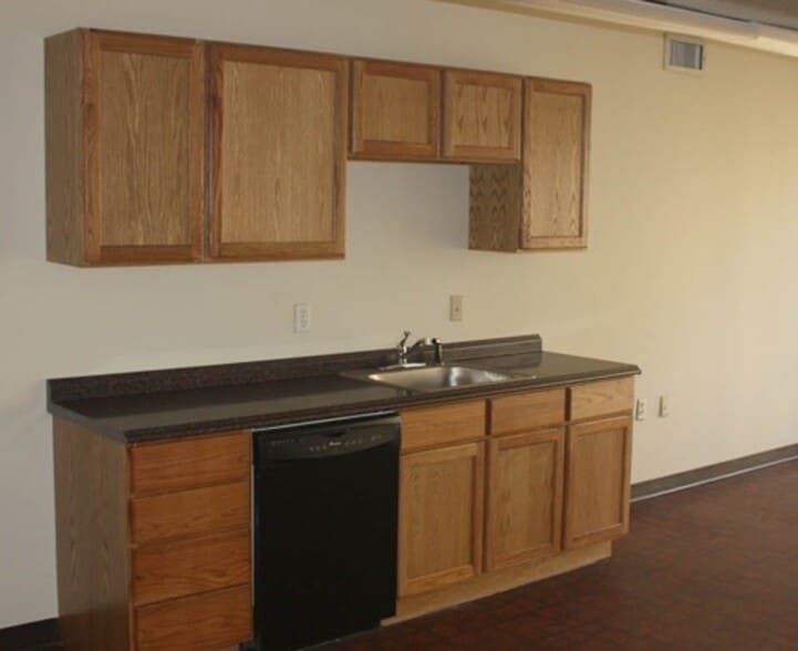 1111 24th St W, Austin, TX for lease - Building Photo - Image 3 of 7