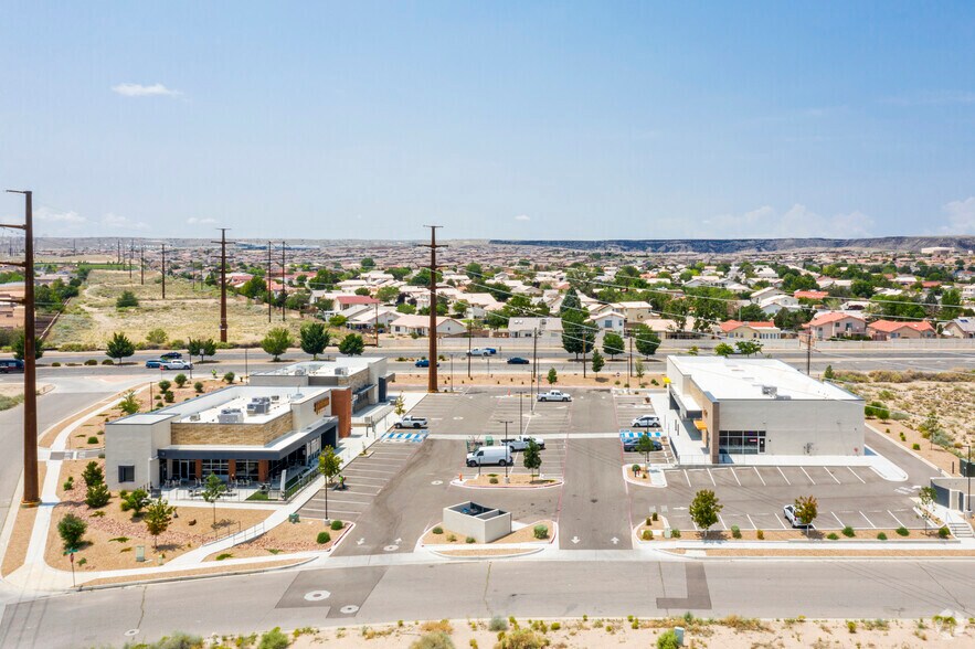 2105 Vista Oeste NW, Albuquerque, NM à louer - Aérien - Image 3 de 5