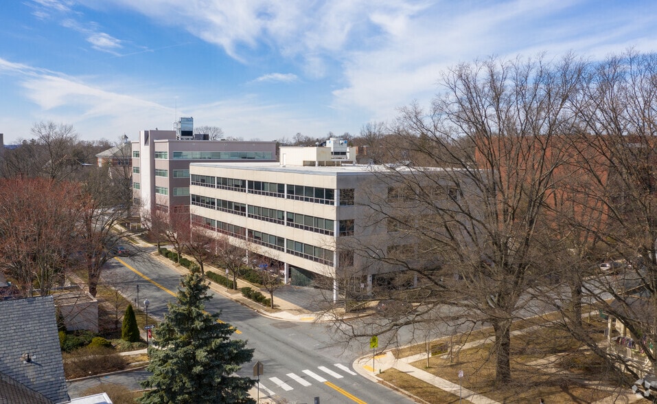 600 Baltimore Ave, Towson, MD à louer - Aérien - Image 3 de 3