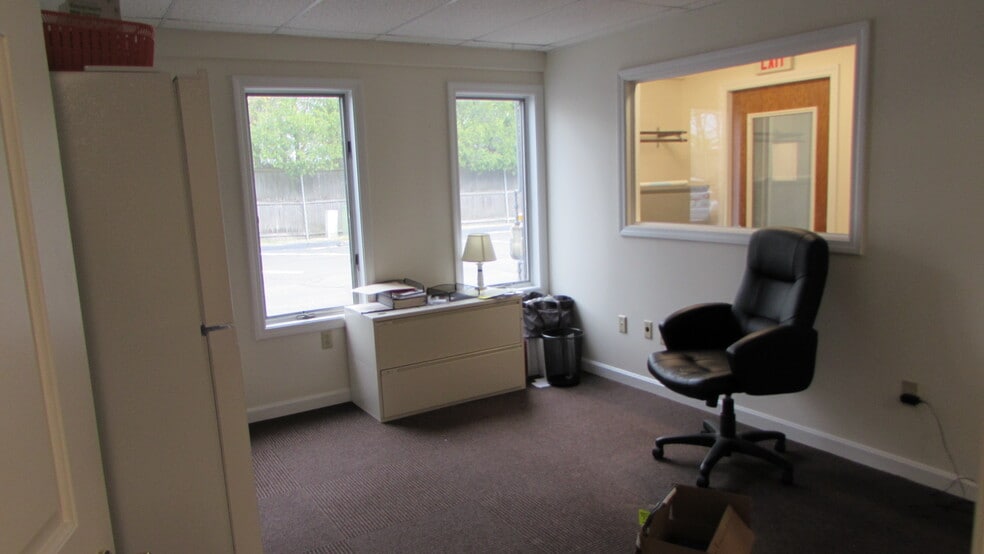 201 Main St, Westbrook, ME for lease - Building Photo - Image 3 of 5