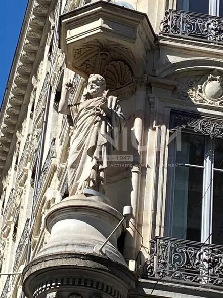 Bureau dans Lyon à vendre - Photo du bâtiment - Image 2 de 8