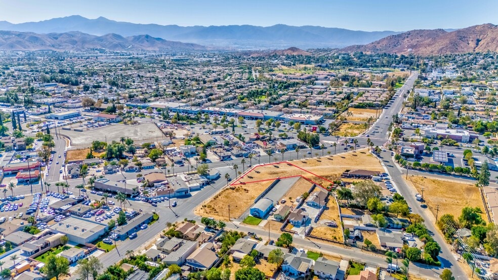 11035 Wells Ave, Riverside, CA for sale - Building Photo - Image 2 of 19