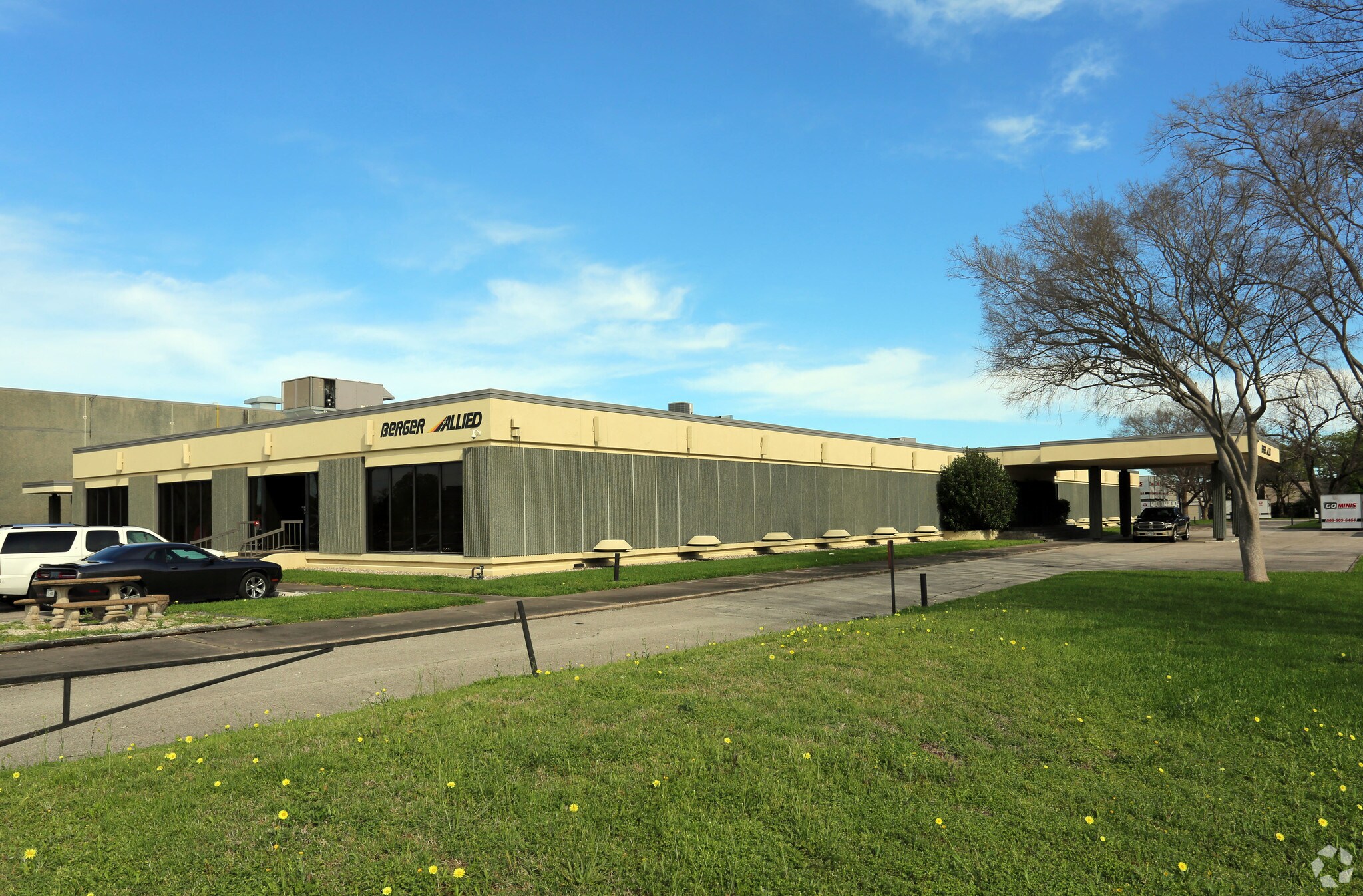 3021 Mangum Rd, Houston, TX for lease Primary Photo- Image 1 of 6
