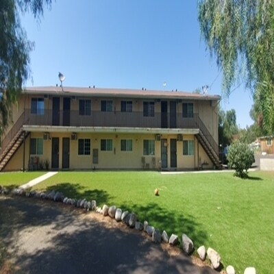 17717 Scherzinger Ln, Santa Clarita, CA à vendre Photo du bâtiment- Image 1 de 20