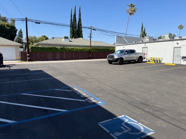 21907-21909 Devonshire St, Chatsworth, CA à louer - Photo du bâtiment - Image 3 de 4