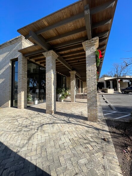 5800 Broadway St, San Antonio, TX à louer - Photo du bâtiment - Image 2 de 7