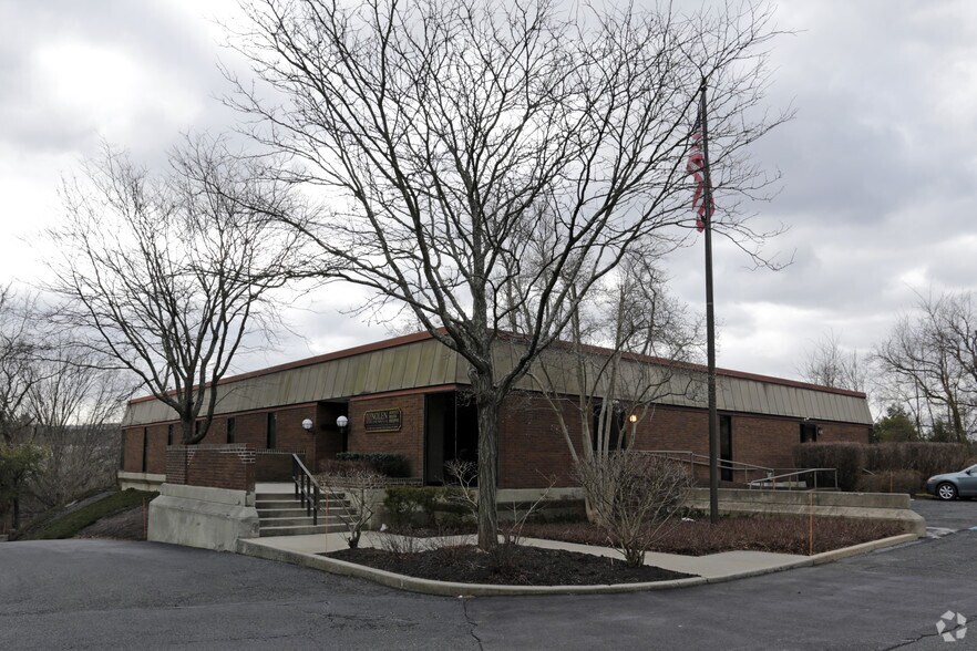 950 W Valley Forge Rd, King Of Prussia, PA à vendre - Photo du bâtiment - Image 1 de 7