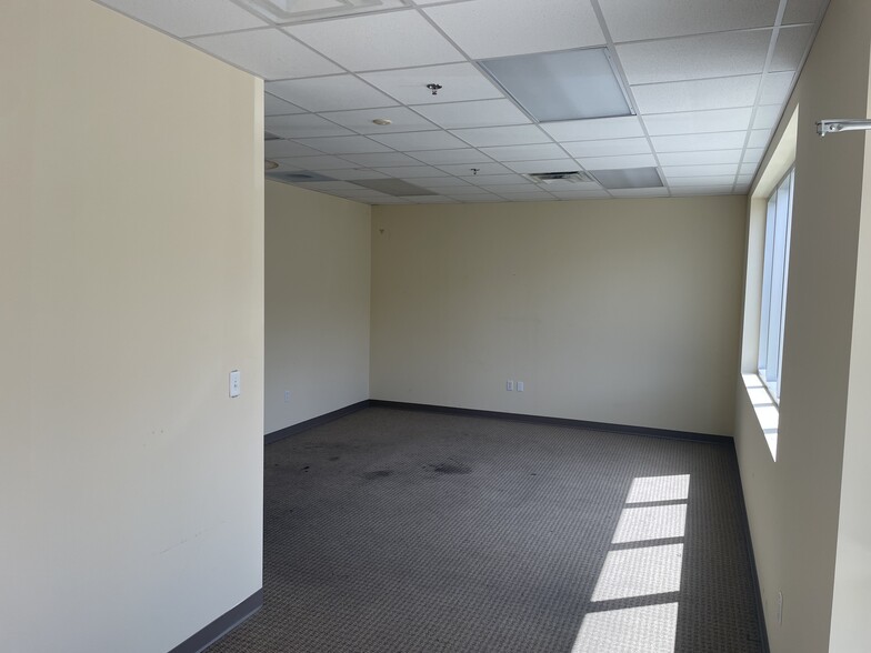 588 Monroe Rd, Sanford, FL à louer - Photo intérieure - Image 3 de 14