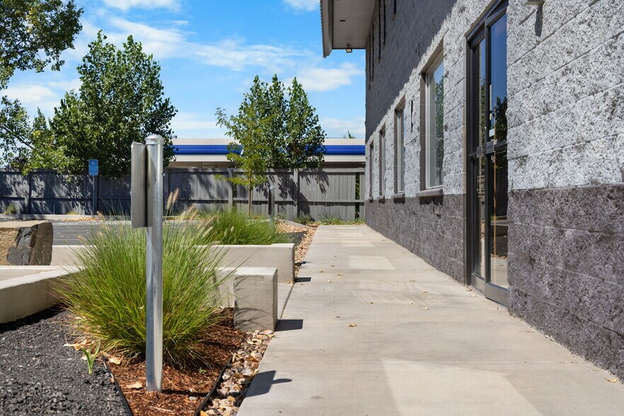 354 NE Greenwood Ave, Bend, OR à vendre - Photo du bâtiment - Image 2 de 10