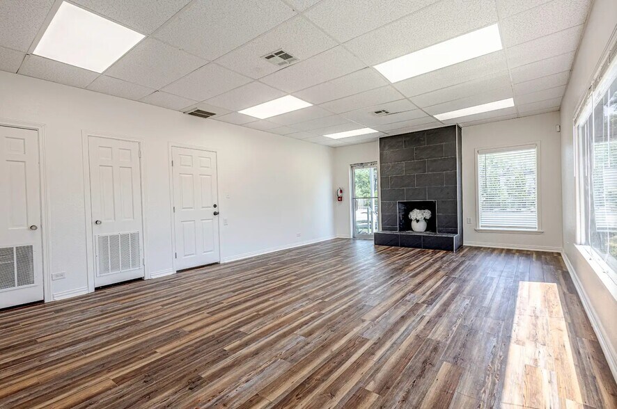 4209 W Waco Dr, Waco, TX à louer - Photo intérieure - Image 3 de 20