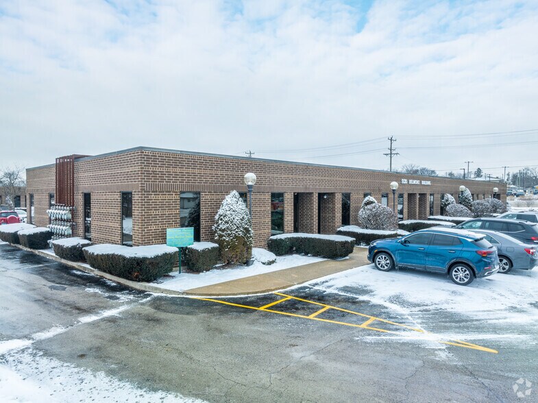 5120 Belmont Rd, Downers Grove, IL à louer - Photo du bâtiment - Image 2 de 8