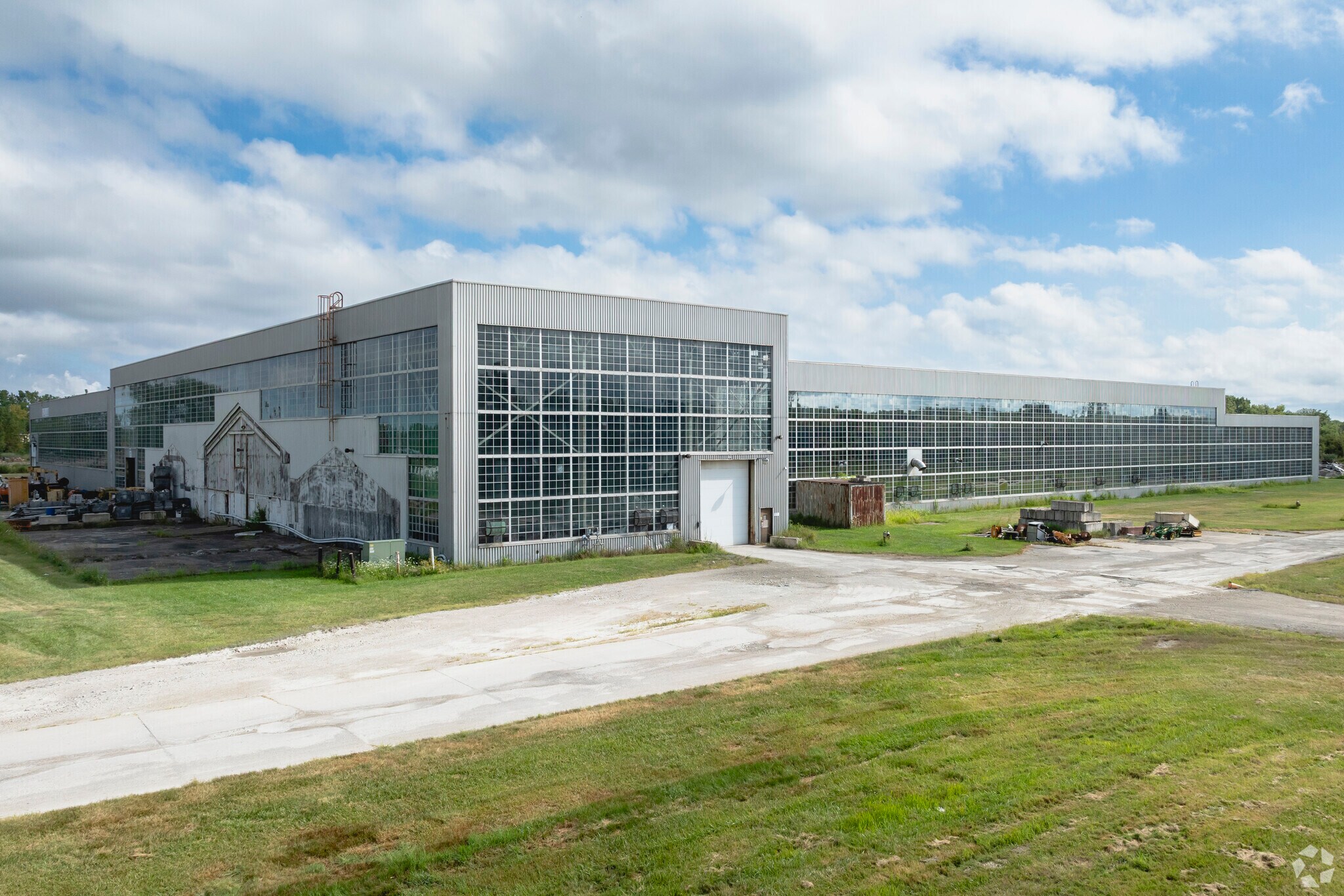 1769 E Broadway St, Northwood, OH à louer Photo principale- Image 1 de 7