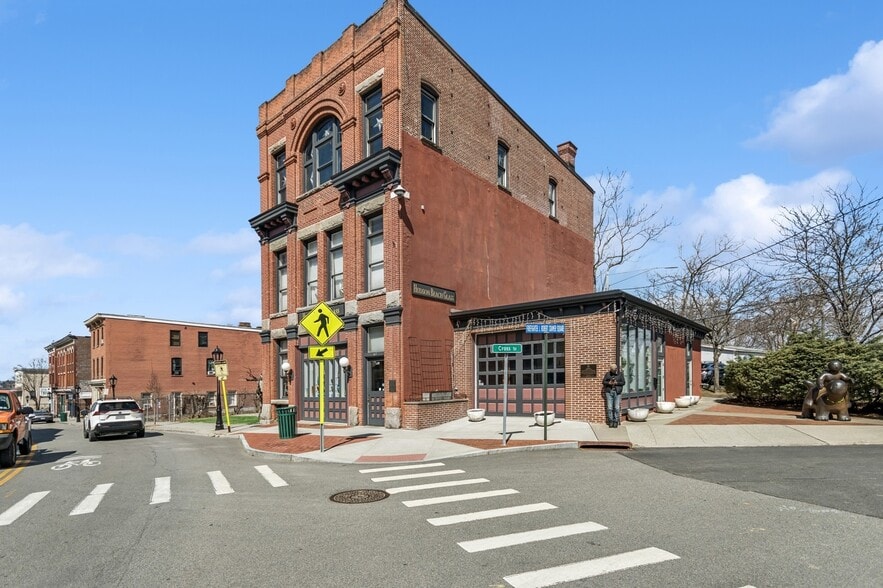 162 Main St, Beacon, NY à vendre - Photo du bâtiment - Image 2 de 30