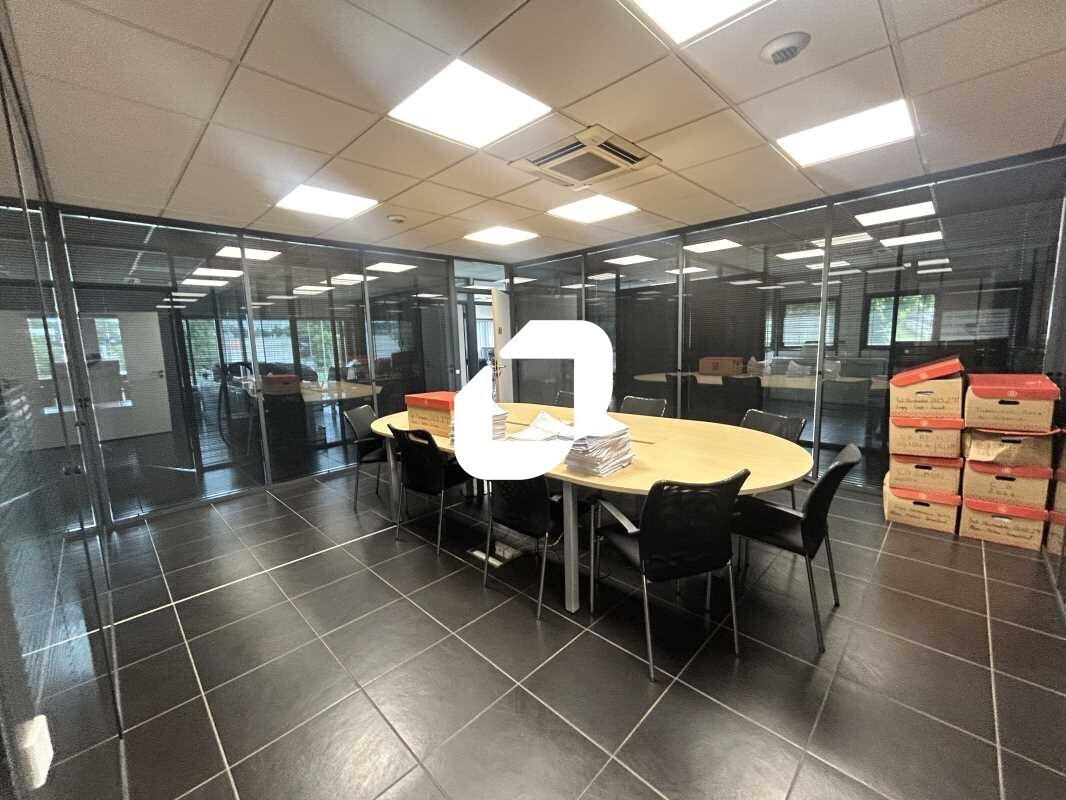 Office in Saint-Brice-sous-Forêt for lease Interior Photo- Image 1 of 9
