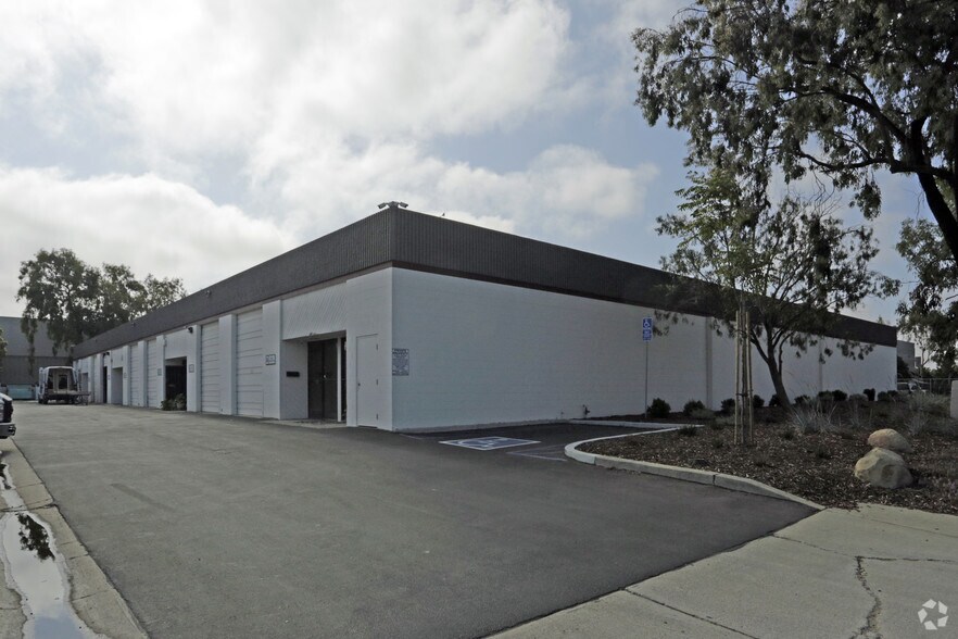 3172 Bunsen Ave, Ventura, CA for lease - Building Photo - Image 3 of 5