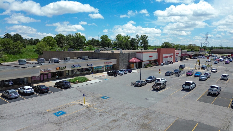 108th & Maple Rd, Omaha, NE à louer - Photo du bâtiment - Image 3 de 8