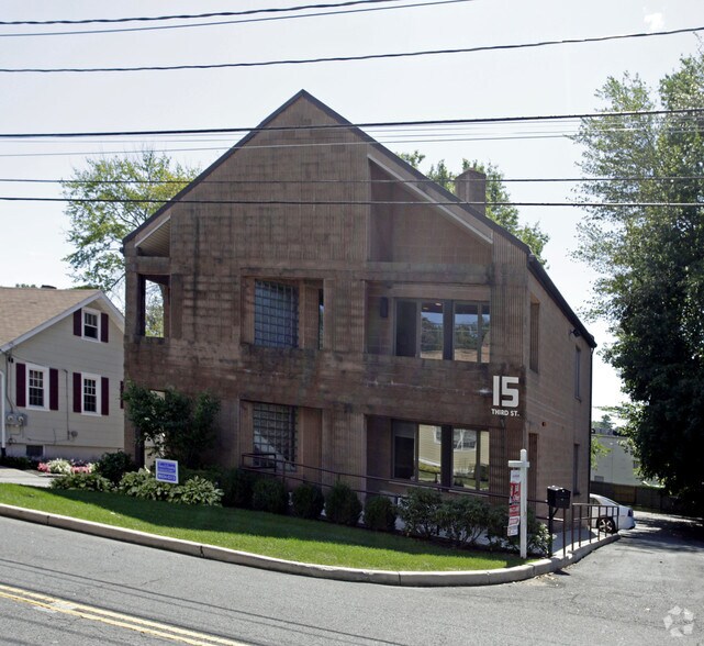 15 Third St, New City, NY à vendre - Photo du bâtiment - Image 3 de 24