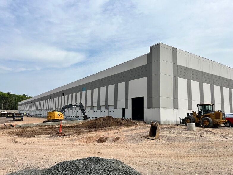 30 Hamilton Rd, Windsor Locks, CT for lease - Building Photo - Image 2 of 4