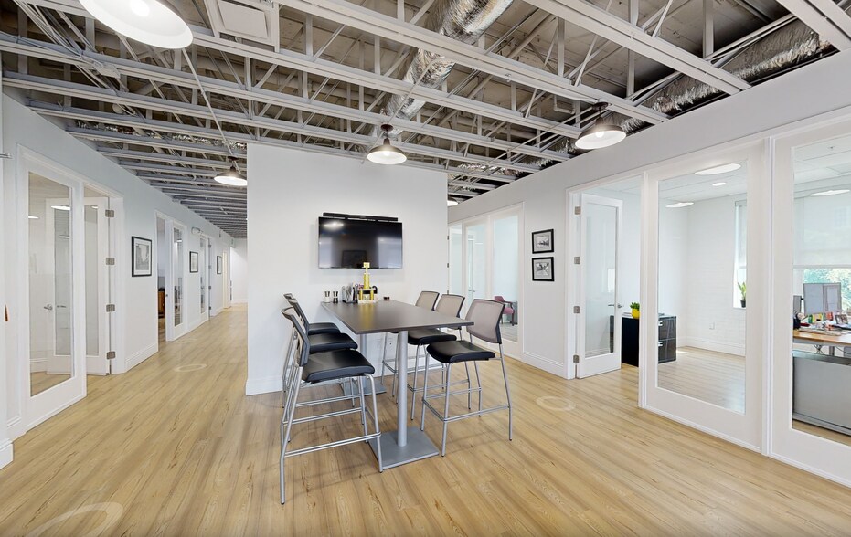 401 S Dixie Hwy, West Palm Beach, FL à louer - Numérisation 3D de Matterport - Image 2 de 9