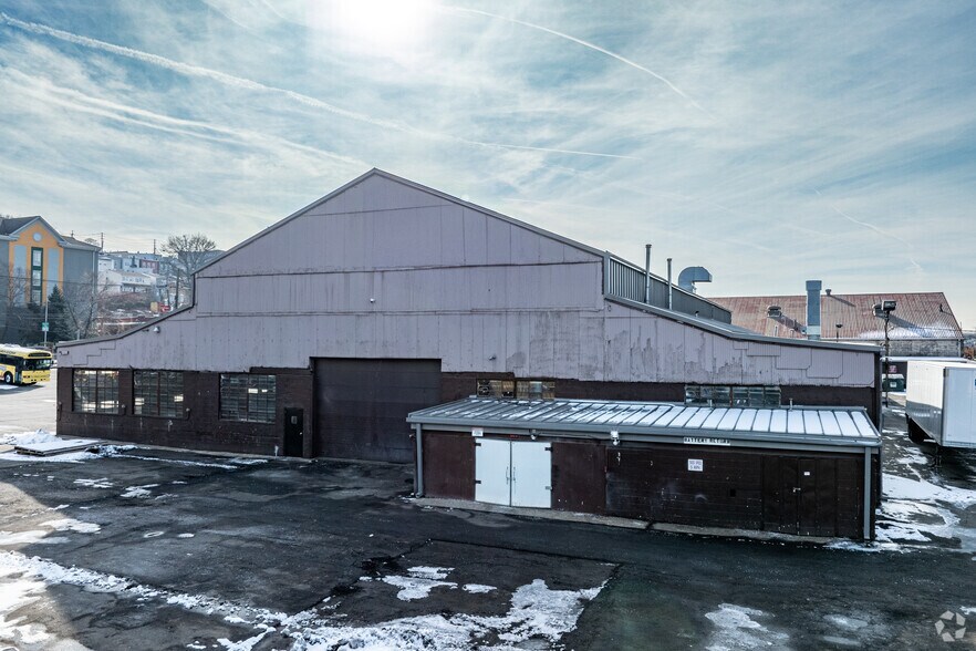 1207 Tonnelle Ave, North Bergen, NJ à vendre - Photo du bâtiment - Image 2 de 6
