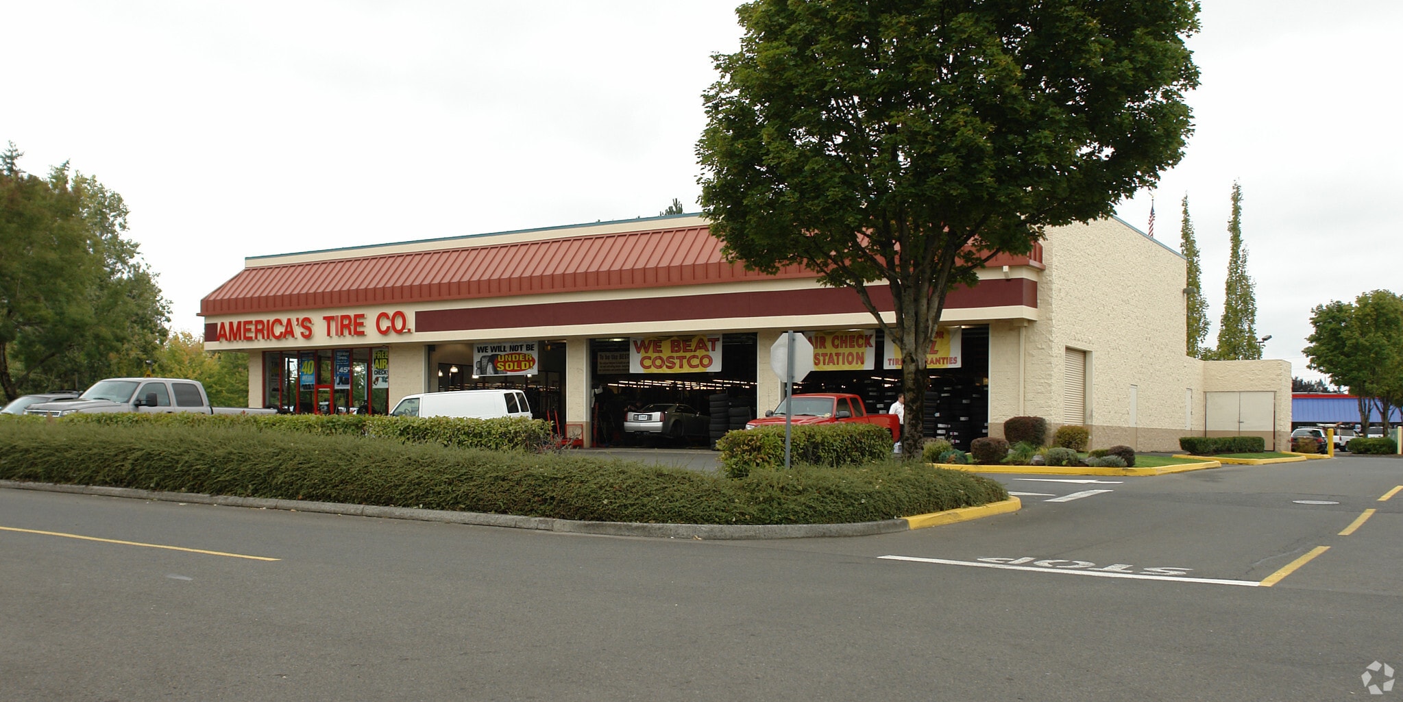 870 NW Eastman Pky, Gresham, OR for sale Primary Photo- Image 1 of 4