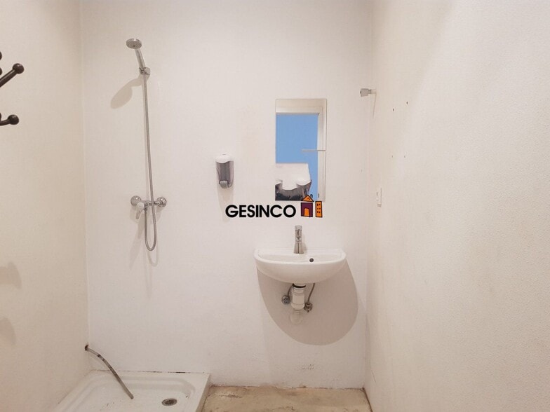 Retail in València for lease - Building Photo - Image 3 of 7