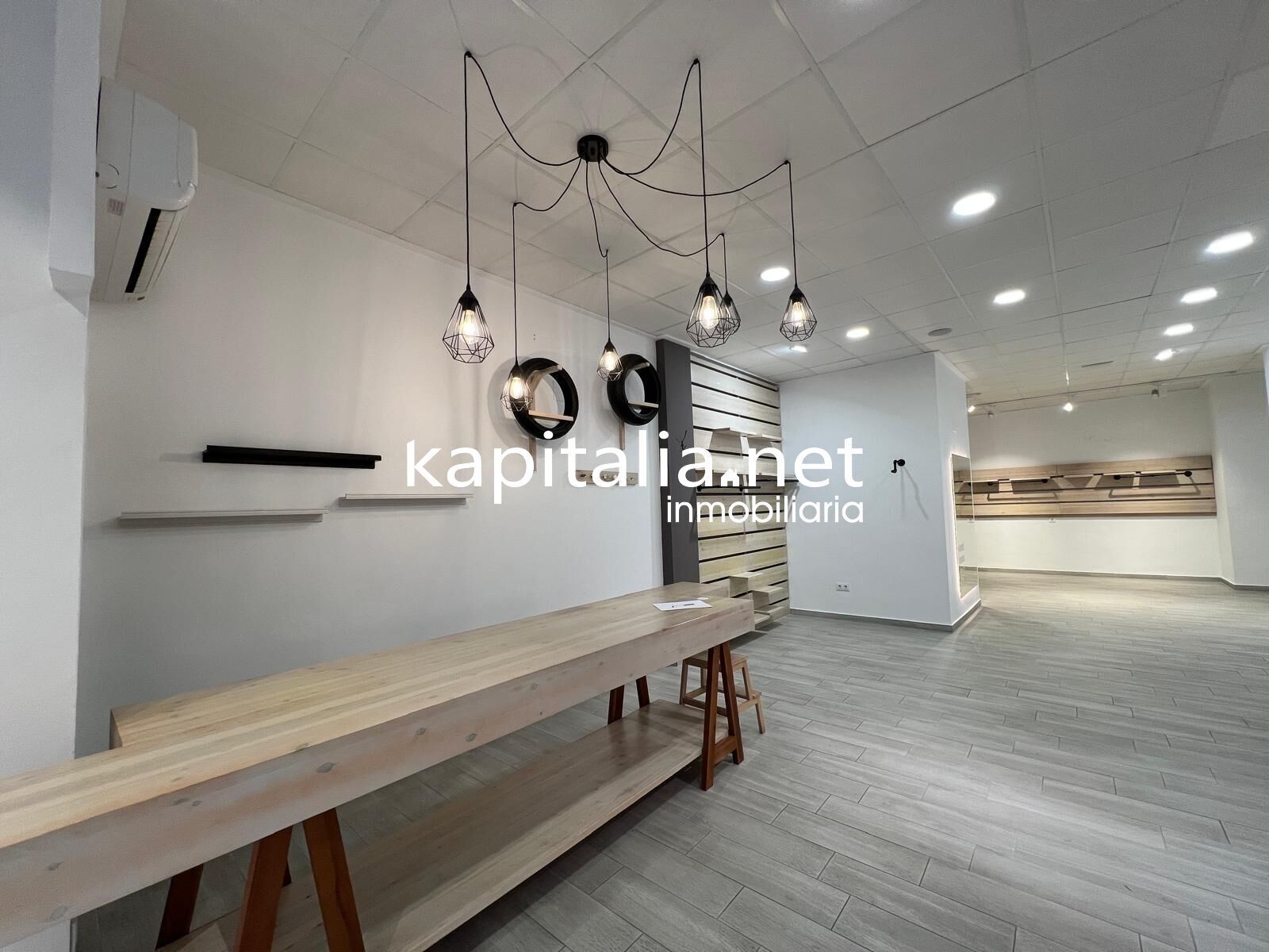Retail in Ontinyent, Valencia for sale Interior Photo- Image 1 of 11