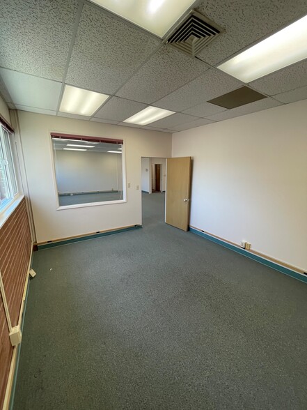 643 Union St, Salem, OR for lease - Interior Photo - Image 3 of 3