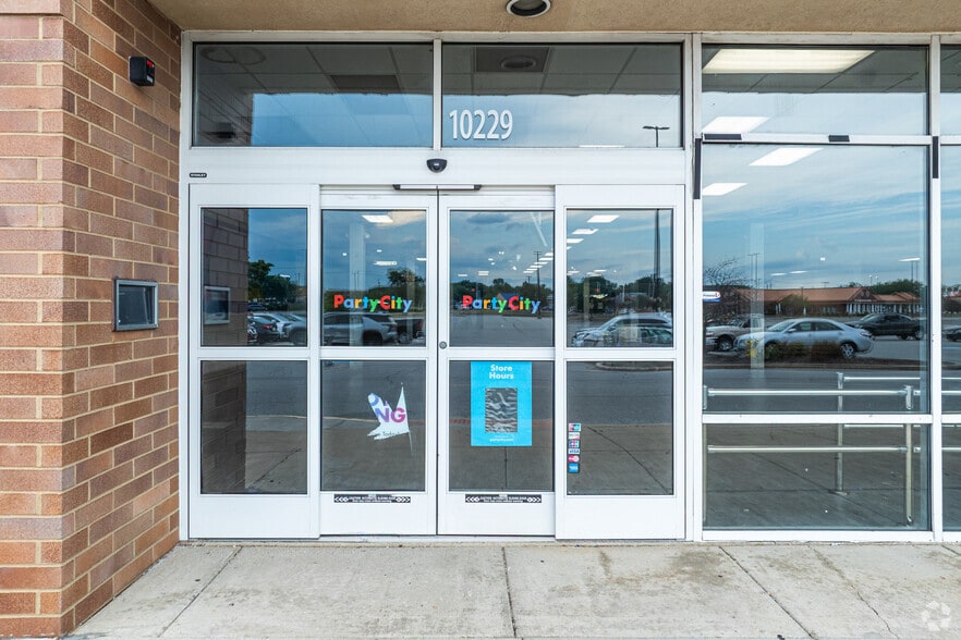 10300 Indianapolis Blvd, Highland, IN for lease - Building Photo - Image 2 of 4