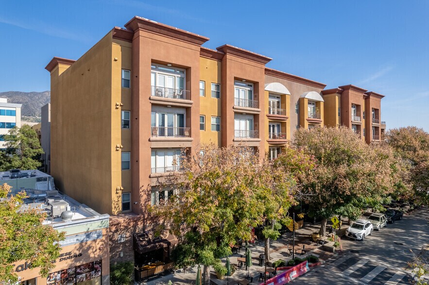 150 S San Fernando Blvd, Burbank, CA à louer - Photo du bâtiment - Image 3 de 6