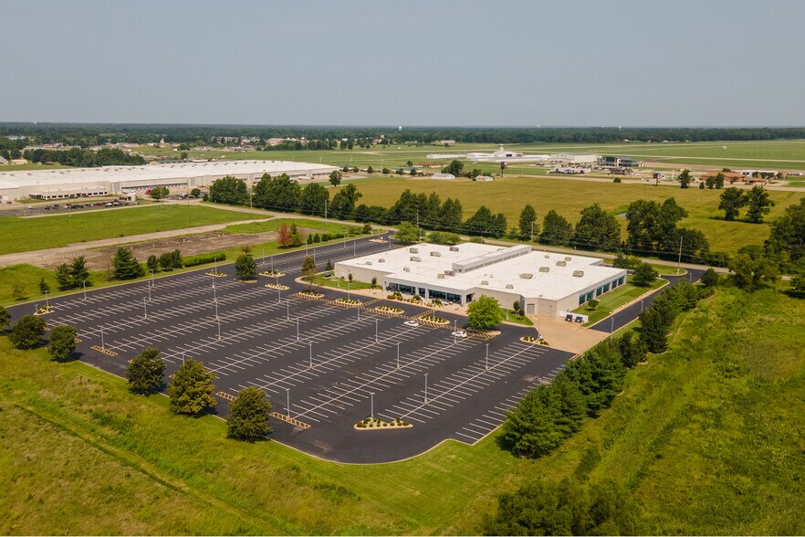 5001 Meadowland Pky, Marion, IL à vendre - Photo du bâtiment - Image 3 de 66