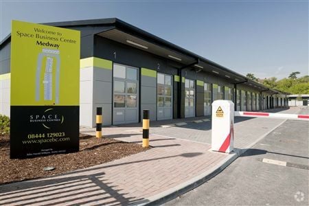 Knight Rd, Rochester à louer - Photo du bâtiment - Image 2 de 4